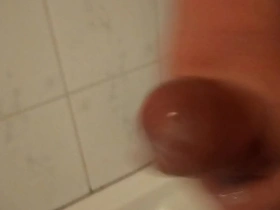 Asian handjob leads to amazing cumshot